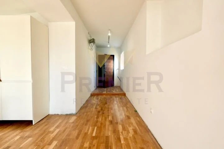 Luxuriös möblierte Dreizimmerwohnung im idealen Stadtzentrum -  - snimka 6 - Imoti Premier