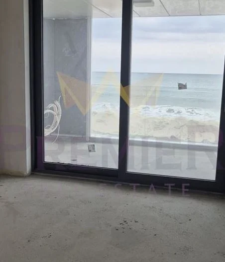 Luxus-Dreizimmerwohnung in erster Strandlinie -  - snimka 5 - Imoti Premier