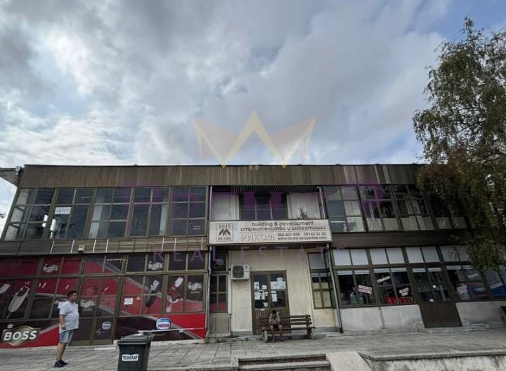 Магазин, намиращ се на 1ви етаж на центъра на гр. Бяла - - снимка 3 - Имоти Премиер