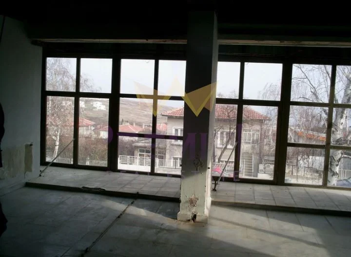 Магазин, намиращ се на 1ви етаж на центъра на гр. Бяла - - снимка 6 - Имоти Премиер