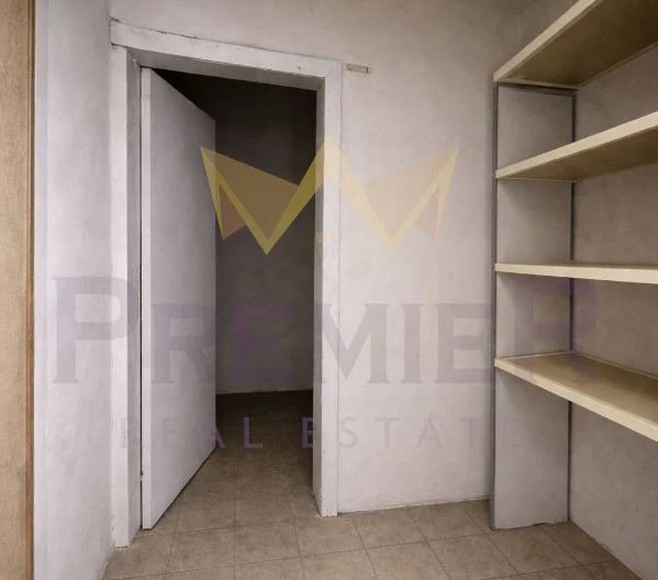 магазин с изключителна локация на самия пазар в кв. Владиславово, гр. Варна -  - снимка 6 - Имоти Премиер