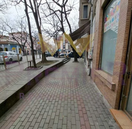 МАГАЗИН, ЦЕНТЪР -  - снимка 5 - Имоти Премиер