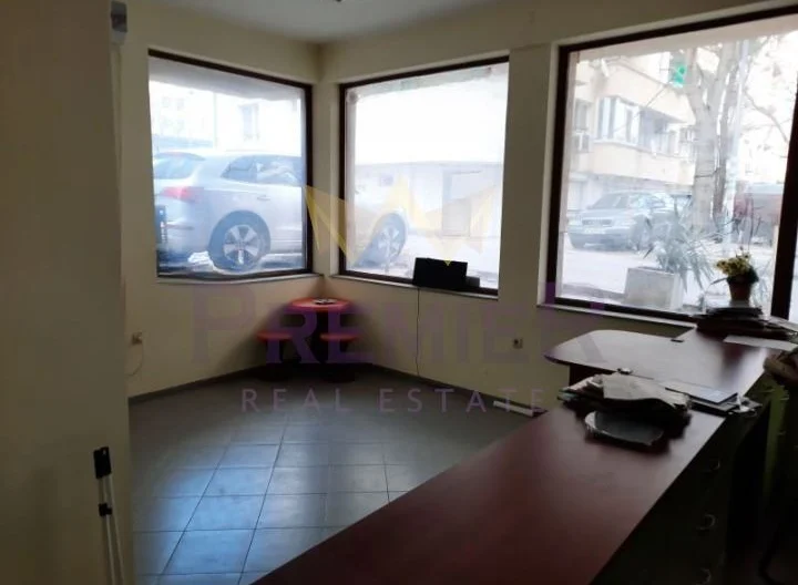 Магазин Цветен квартал -  - снимка 2 - Имоти Премиер