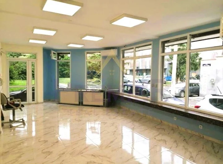 Магазин в кв. Левски -  - снимка 2 - Имоти Премиер