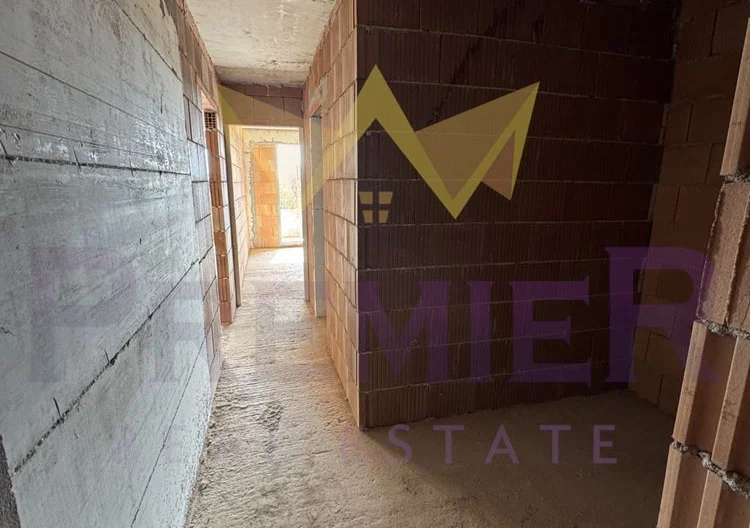 Маломерен Тристаен апартамент - - снимка 8 - Имоти Премиер