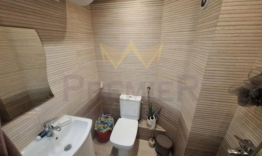 Маломерен Тристаен в Лазур , страхотен за семейство ! - - снимка 10 - Имоти Премиер