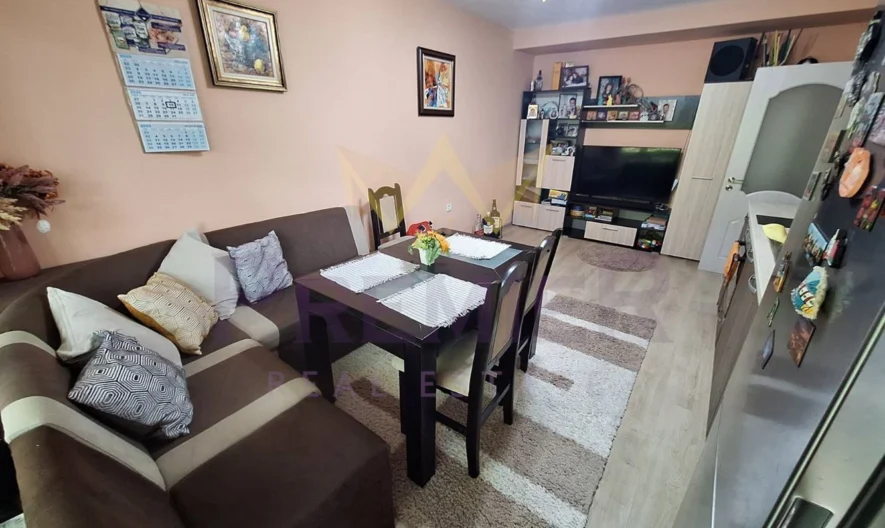 Маломерен Тристаен в Лазур , страхотен за семейство ! - - снимка 3 - Имоти Премиер