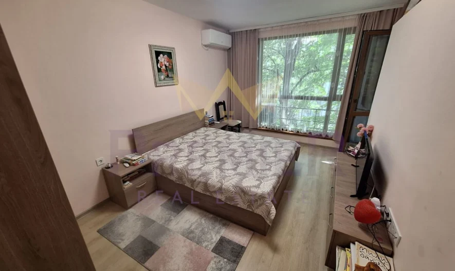 Маломерен Тристаен в Лазур , страхотен за семейство ! - - снимка 5 - Имоти Премиер