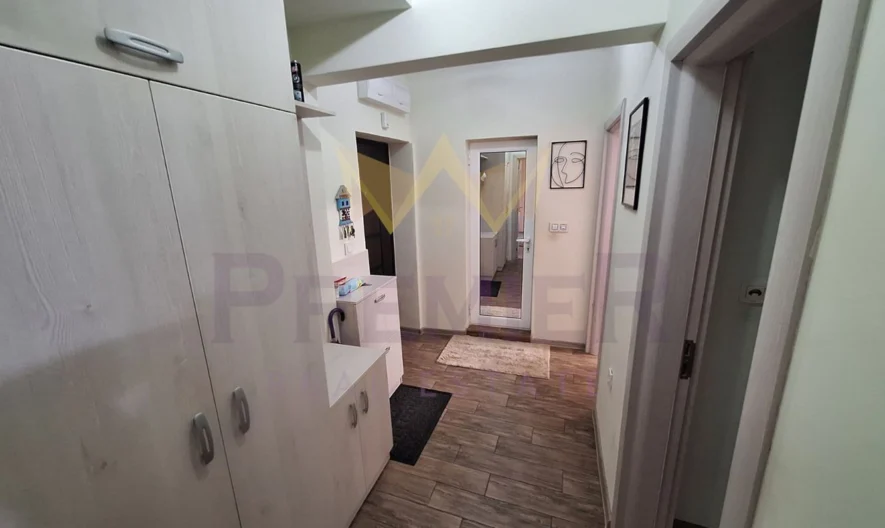 Маломерен Тристаен в Лазур , страхотен за семейство ! - - снимка 5 - Имоти Премиер