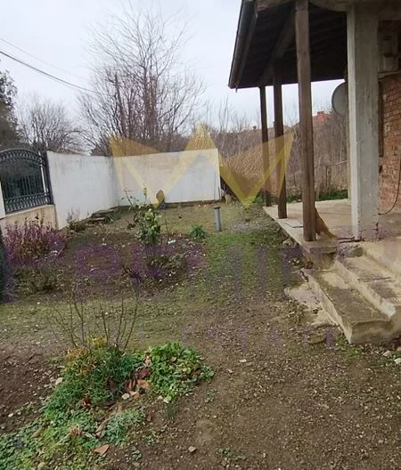 Масивна двуетажна къща в гр. Камено -  - снимка 10 - Имоти Премиер