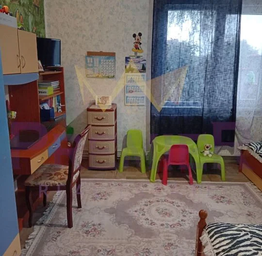 Масивна двуетажна напълно обзаведена къща (200кв.м.) с двор (1500 кв.м.) в с. Славеево, обл. Добрич. -  - снимка 12 - Имоти Премиер