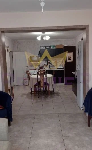 Масивна двуетажна напълно обзаведена къща (200кв.м.) с двор (1500 кв.м.) в с. Славеево, обл. Добрич. -  - снимка 4 - Имоти Премиер