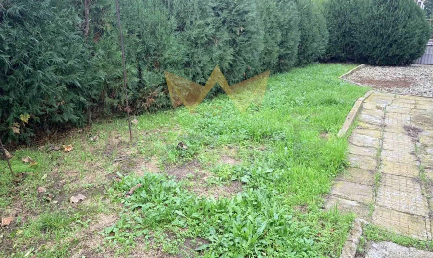 Масивна къща на три етажа, близо до центъра и плажа – Черноморец -  - снимка 10 - Имоти Премиер