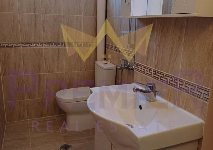 Масивна къща на три етажа, близо до центъра и плажа – Черноморец -  - снимка 12 - Имоти Премиер