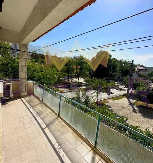 МАСИВНА КЪЩА В ГР.СРЕДЕЦ -  - снимка 12 - Имоти Премиер