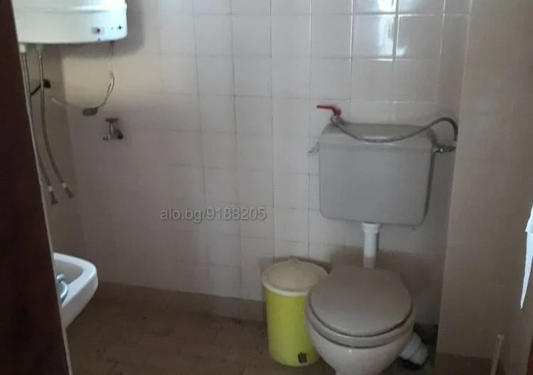 Масивна Триетажна Къща в района на Балчик -  - снимка 4 - Имоти Премиер