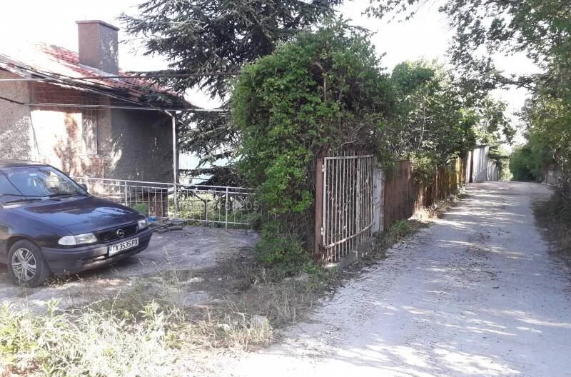 Масивна Триетажна Къща в района на Балчик -  - снимка 6 - Имоти Премиер