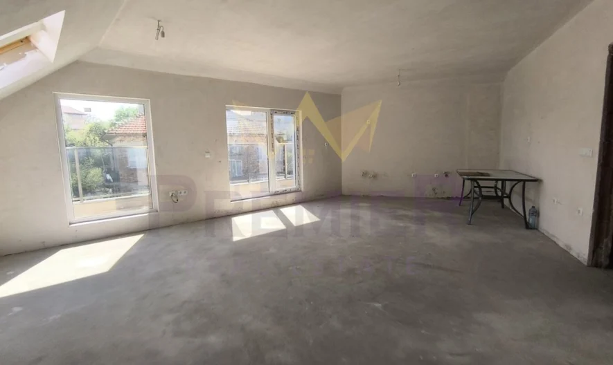 Мезонет кв. Аспарухово 180.04 кв.м. -  - снимка 12 - Имоти Премиер