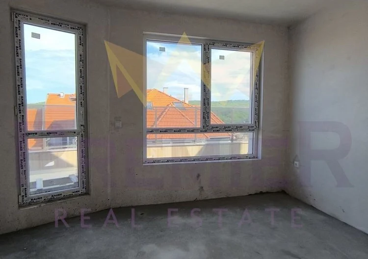 Мезонет кв. Аспарухово 180.04 кв.м. -  - снимка 14 - Имоти Премиер