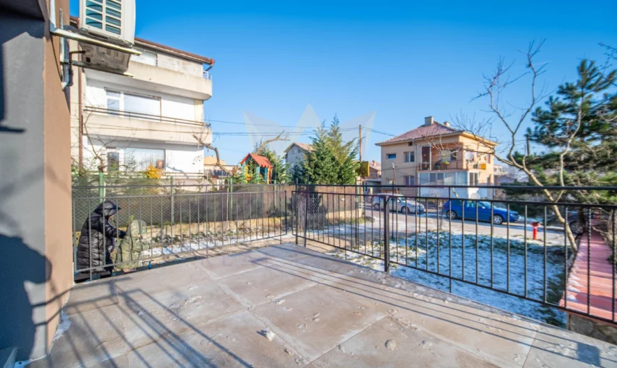 МЕЗОНЕТ СЪС СОБСТВЕН ДВОР, кв. Галата, гр. Варна -  - снимка 18 - Имоти Премиер