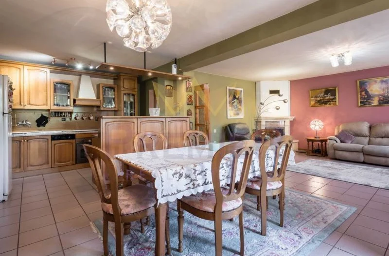 Многофамилна къща тип кооперация на шест нива Варна център -  - снимка 1 - Имоти Премиер