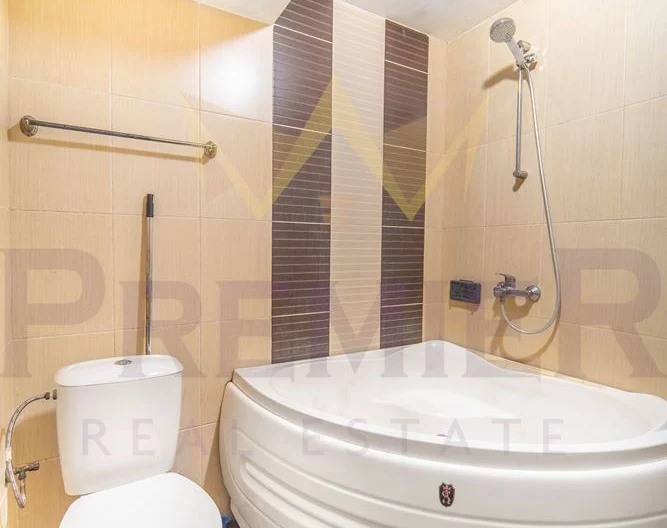 Многофункционална къща с осем апартамента подземен паркинг и морска панорама – м-ст Ален Мак - - снимка 10 - Имоти Премиер