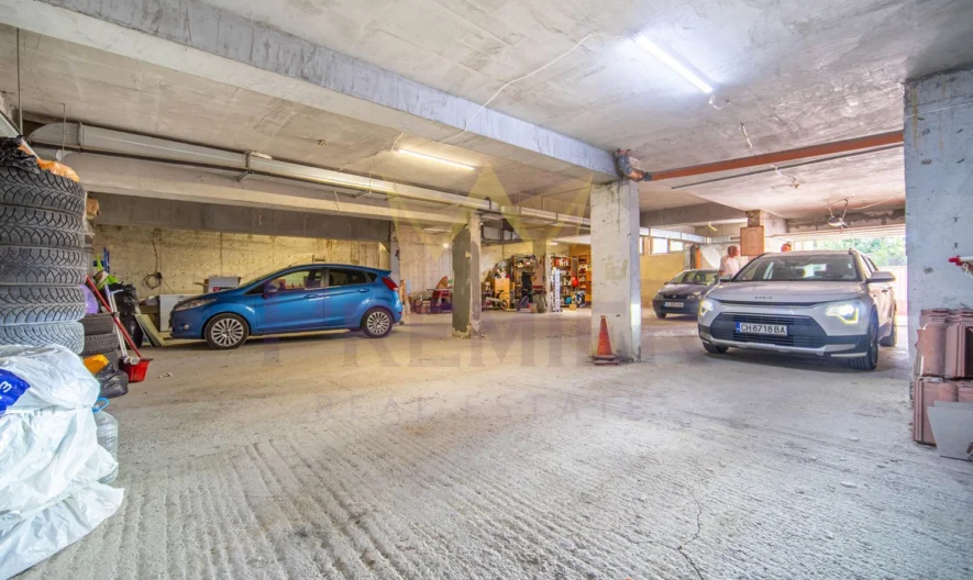 Многофункционална къща с осем апартамента подземен паркинг и морска панорама – м-ст Ален Мак -  - снимка 17 - Имоти Премиер