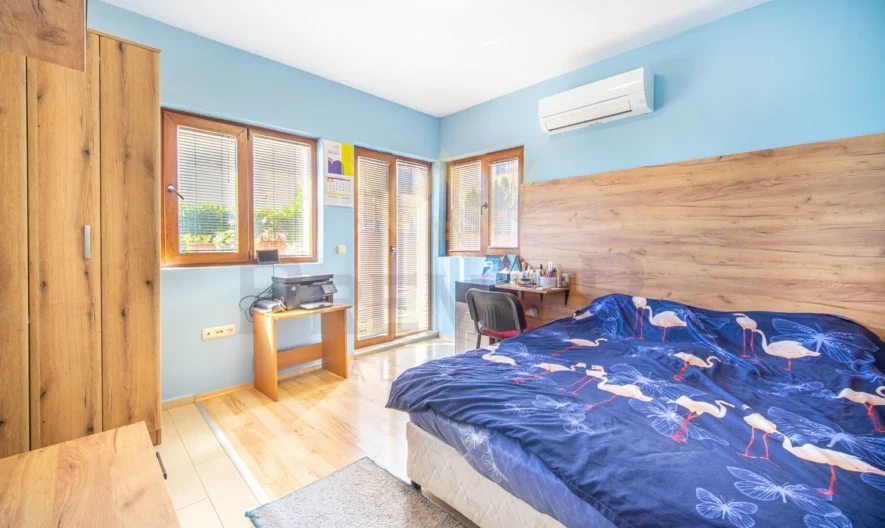 Многофункционална къща с осем апартамента подземен паркинг и морска панорама – м-ст Ален Мак - - снимка 3 - Имоти Премиер