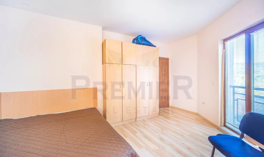 Многофункционална къща с осем апартамента подземен паркинг и морска панорама – м-ст Ален Мак - - снимка 8 - Имоти Премиер