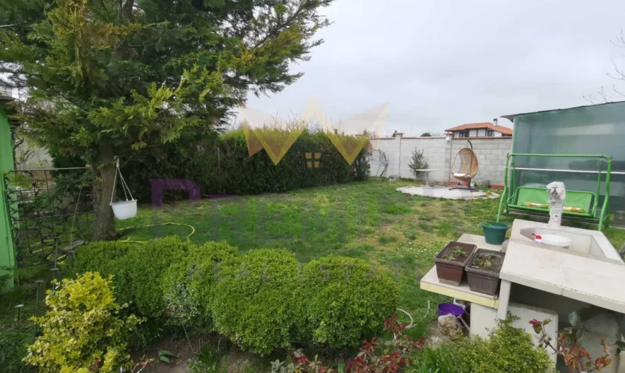 Многофункционална Къща за почивка с кокетна градина край морето - - снимка 17 - Имоти Премиер