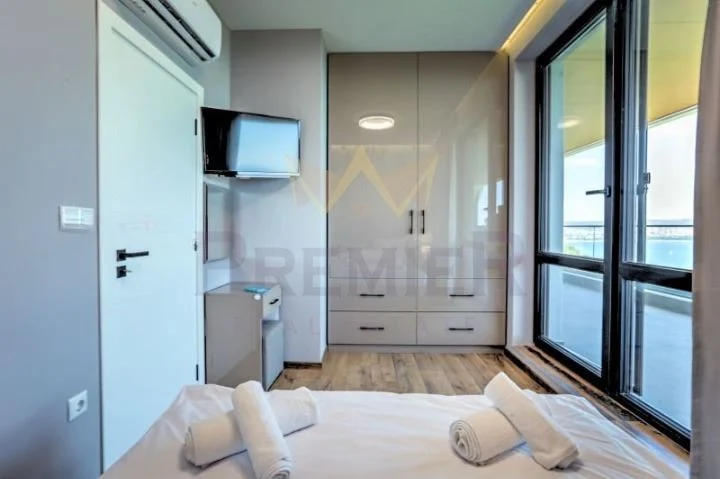 МНОГОСТАЕН АПАРТАМЕНТ, ГАЛАТА -  - снимка 8 - Имоти Премиер