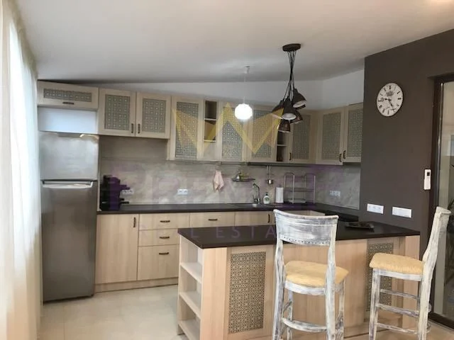 МНОГОСТАЕН АПАРТАМЕНТ, ЛЕВСКИ - - снимка 1 - Имоти Премиер