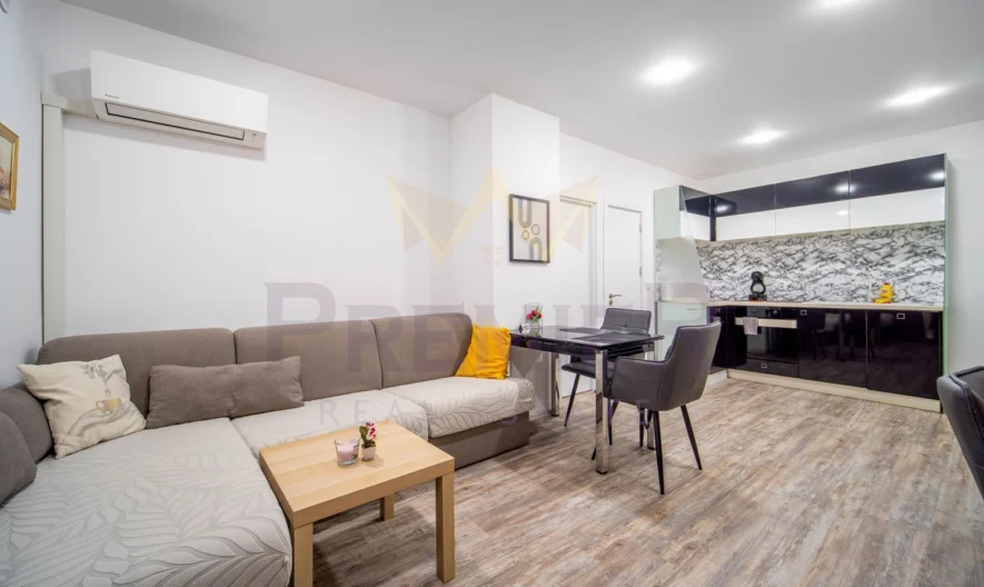 Многостаен апартамент, разделен на три отделни в идеален център на гр. Варна -  - снимка 1 - Имоти Премиер