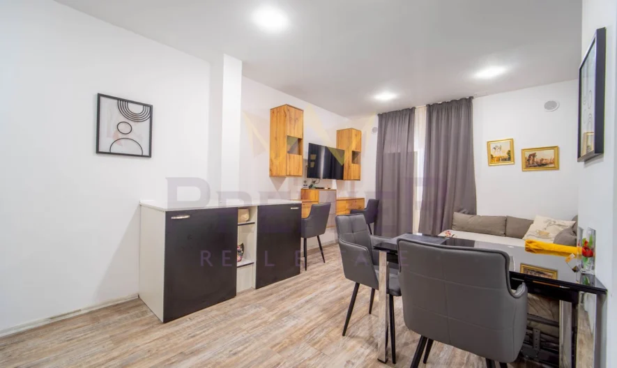 Многостаен апартамент, разделен на три отделни в идеален център на гр. Варна -  - снимка 3 - Имоти Премиер