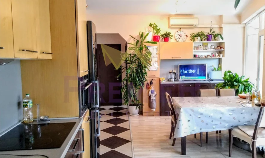 Многостаен апартамент с гараж в к.к. Чайка - - снимка 2 - Имоти Премиер