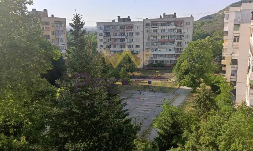 Многостаен апартамент в гр. Провадия -  - снимка 2 - Имоти Премиер