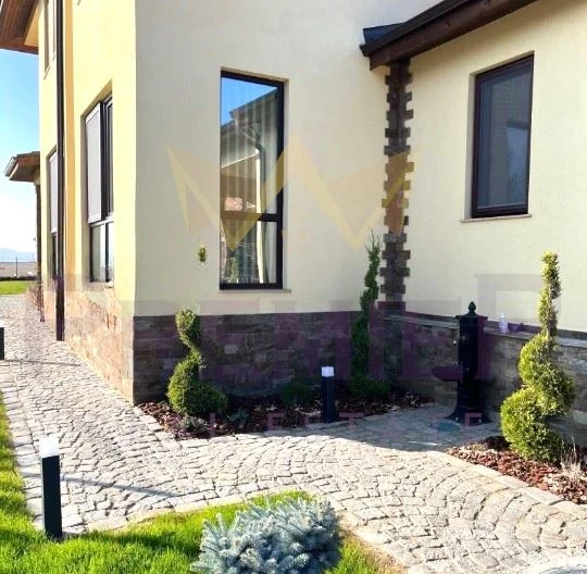 Модерна двуетажна  къща  в с.Ковачевци -  - снимка 16 - Имоти Премиер