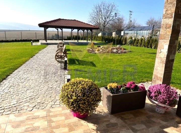 Модерна двуетажна  къща  в с.Ковачевци -  - снимка 2 - Имоти Премиер