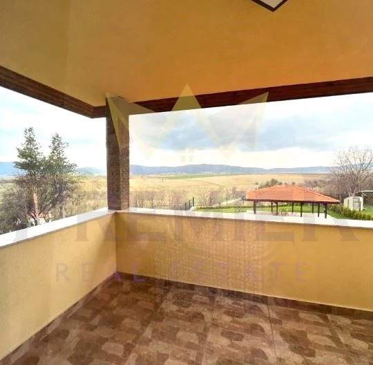 Модерна двуетажна  къща  в с.Ковачевци -  - снимка 5 - Имоти Премиер