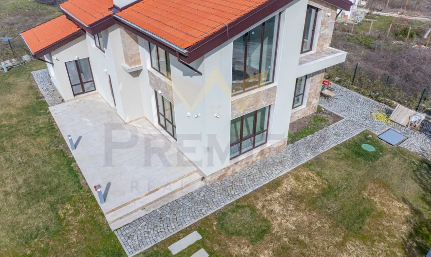 🏡 МОДЕРНА ЕДНОФАМИЛНА КЪЩА С АКТ 16 И НЕСКРИВАЕМА МОРСКА ПАНОРАМА - - снимка 2 - Имоти Премиер