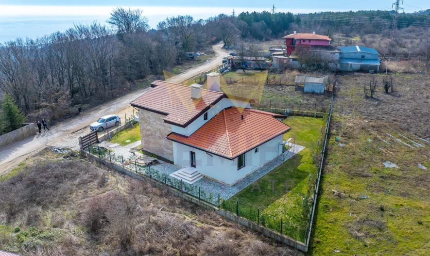 🏡 МОДЕРНА ЕДНОФАМИЛНА КЪЩА С АКТ 16 И НЕСКРИВАЕМА МОРСКА ПАНОРАМА - - снимка 4 - Имоти Премиер