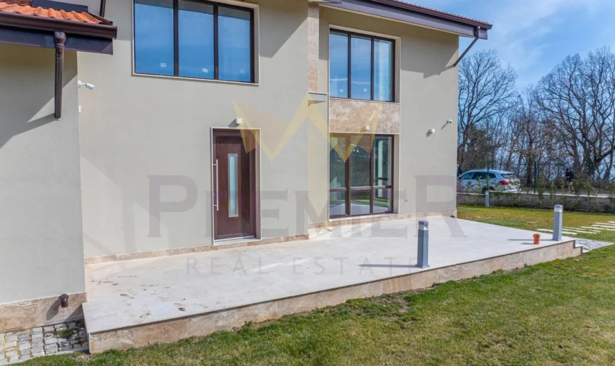 🏡 МОДЕРНА ЕДНОФАМИЛНА КЪЩА С АКТ 16 И НЕСКРИВАЕМА МОРСКА ПАНОРАМА - - снимка 56 - Имоти Премиер