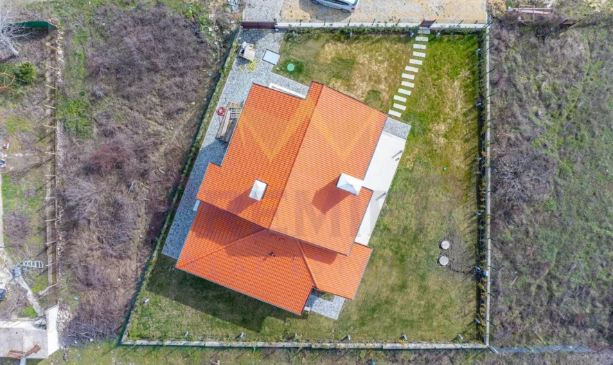 🏡 МОДЕРНА ЕДНОФАМИЛНА КЪЩА С АКТ 16 И НЕСКРИВАЕМА МОРСКА ПАНОРАМА - - снимка 59 - Имоти Премиер