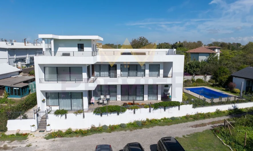 Модерна  къща с уникална морска панорама в град Балчик ! -  - снимка 1 - Имоти Премиер