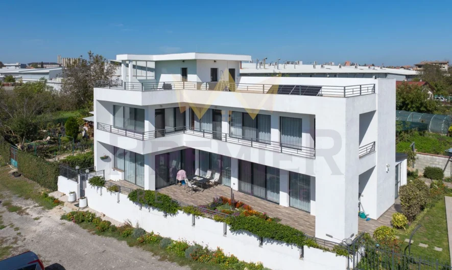 Модерна  къща с уникална морска панорама в град Балчик ! -  - снимка 2 - Имоти Премиер