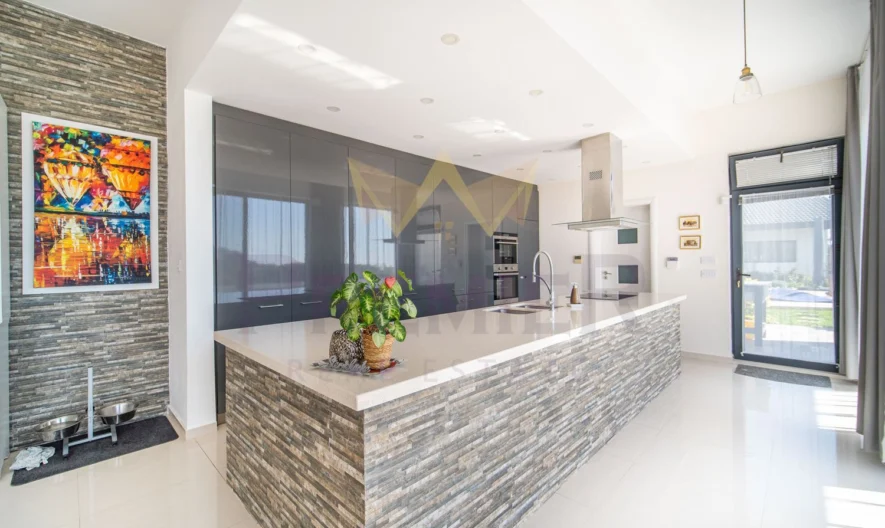 Модерна  къща с уникална морска панорама в град Балчик ! -  - снимка 4 - Имоти Премиер