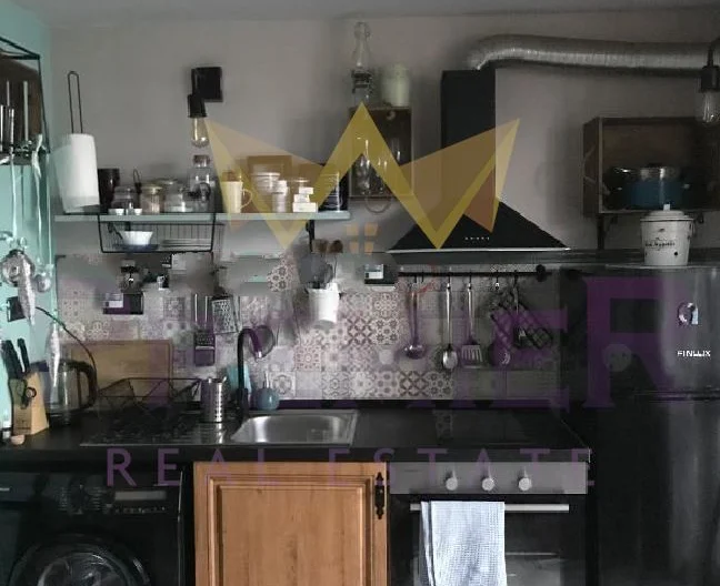 MODERNLY FURNISHED ONE-ROOM STUDIO – PRIME LOCATION -  - snimka 1 - Imoti Premier