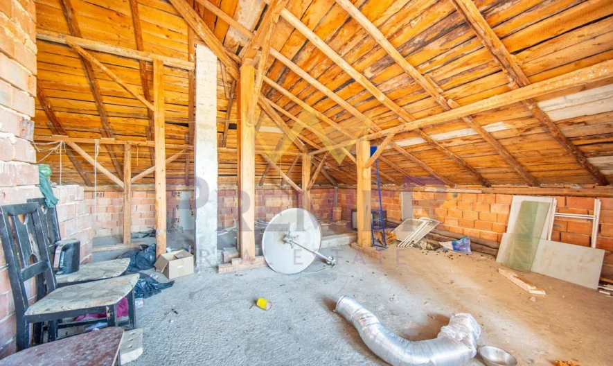 Монолитна къща – частично обзаведена и топлоизолирана в с.Могилище, общ. Каварна, обл. Добрич -  - снимка 17 - Имоти Премиер