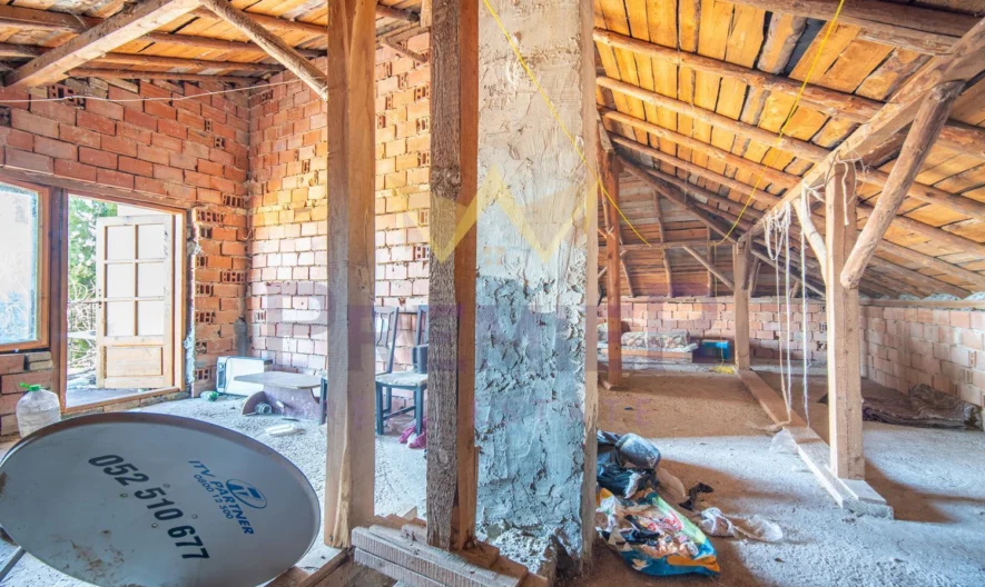 Монолитна къща – частично обзаведена и топлоизолирана в с.Могилище, общ. Каварна, обл. Добрич -  - снимка 18 - Имоти Премиер