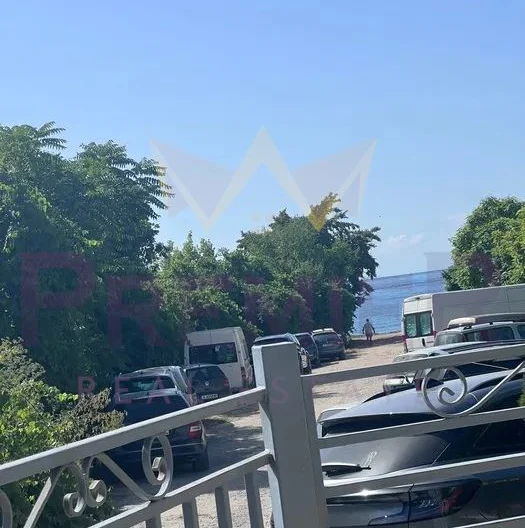 Морски изглед от последен етаж – обзаведено ателие до плажа - - снимка 11 - Имоти Премиер